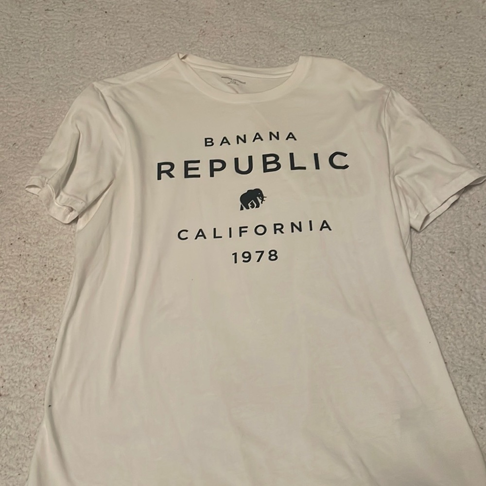 Banana republic white t-shirt